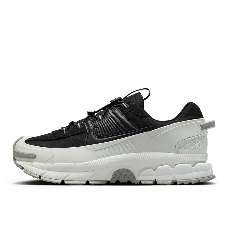 Zoom Vomero Roam ' Black-White'