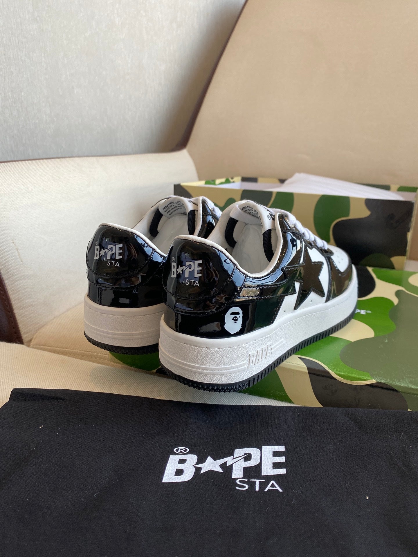 BAPE STA 'BLACK WHITE'