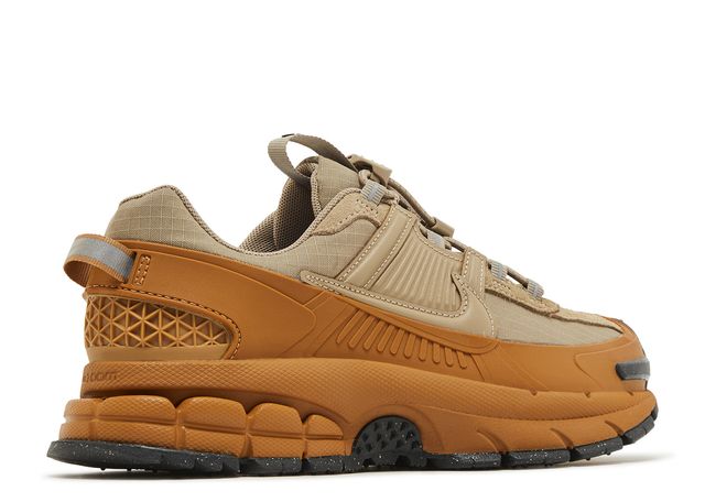Zoom Vomero Roam 'Flax'