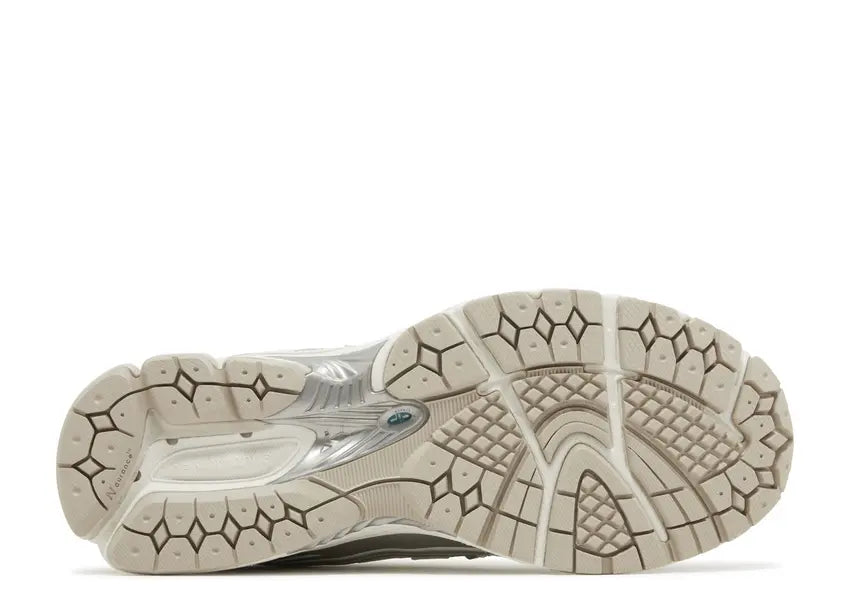 New Balance 1906R 'Silver Metallic Cream'
