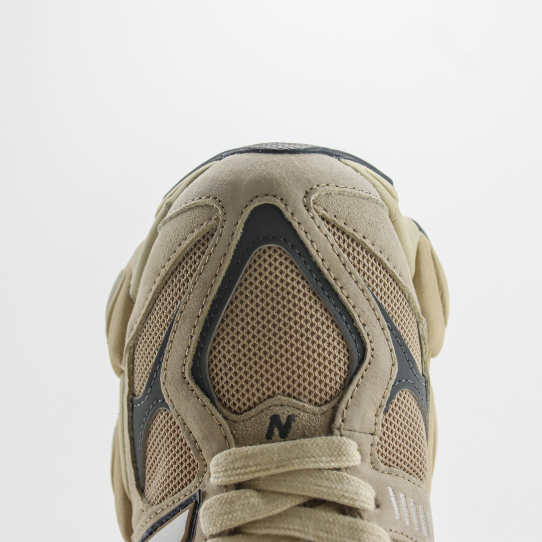 New Balance 9060 Driftwood Castlerock Marrom