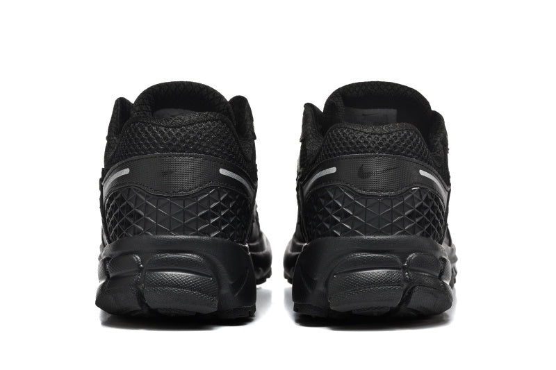 Air Zoom Vomero 5 'Triple Black'