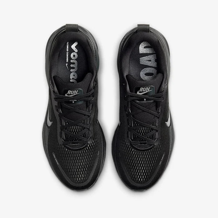 Vomero 18 "Black"