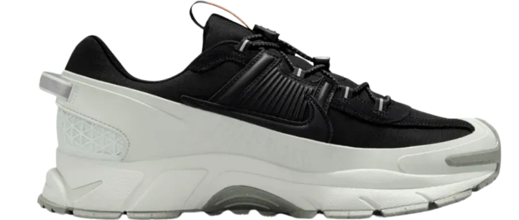 Zoom Vomero Roam ' Black-White'