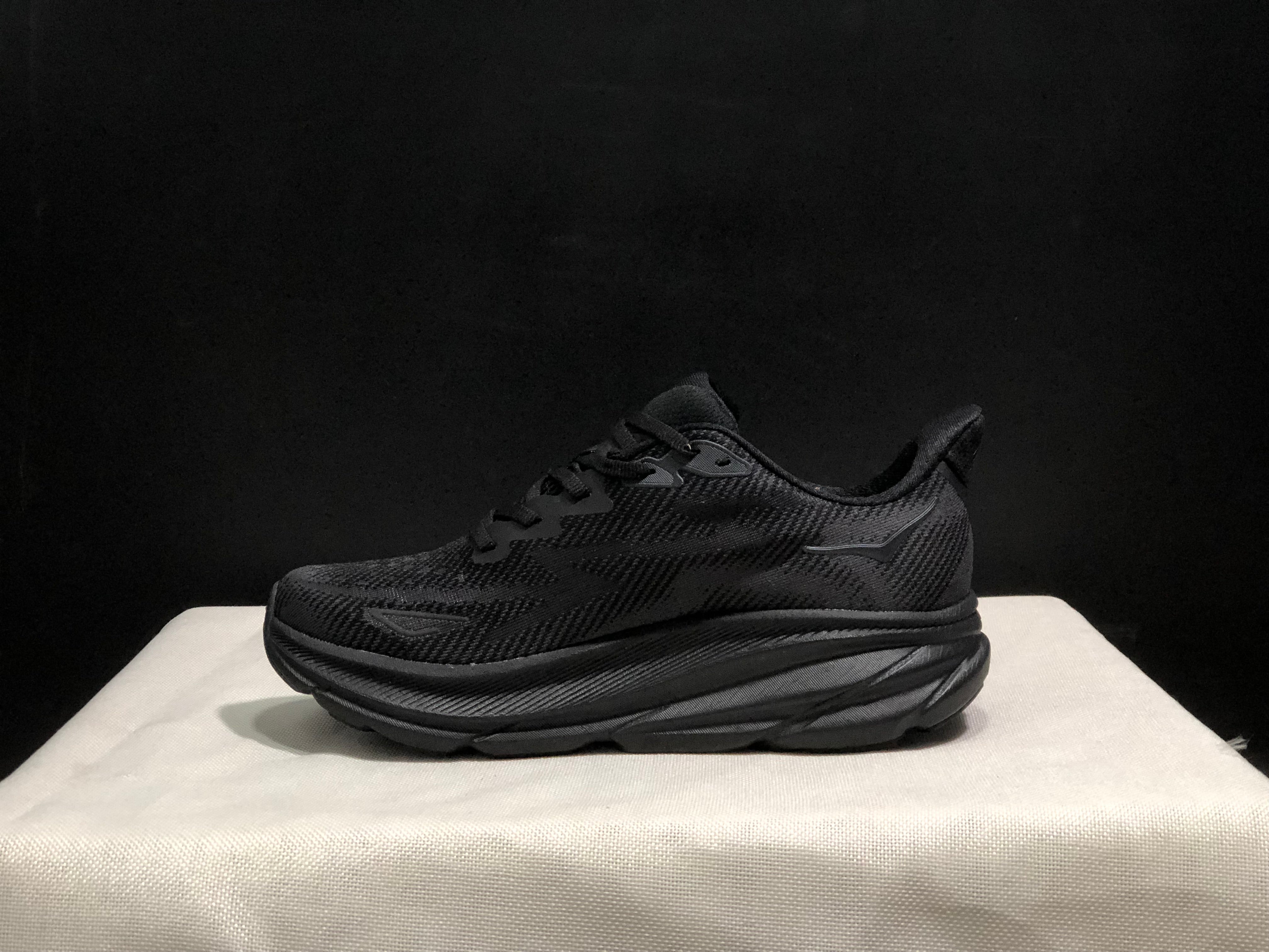 Hoka Clifton 9 'Beige-Pink'