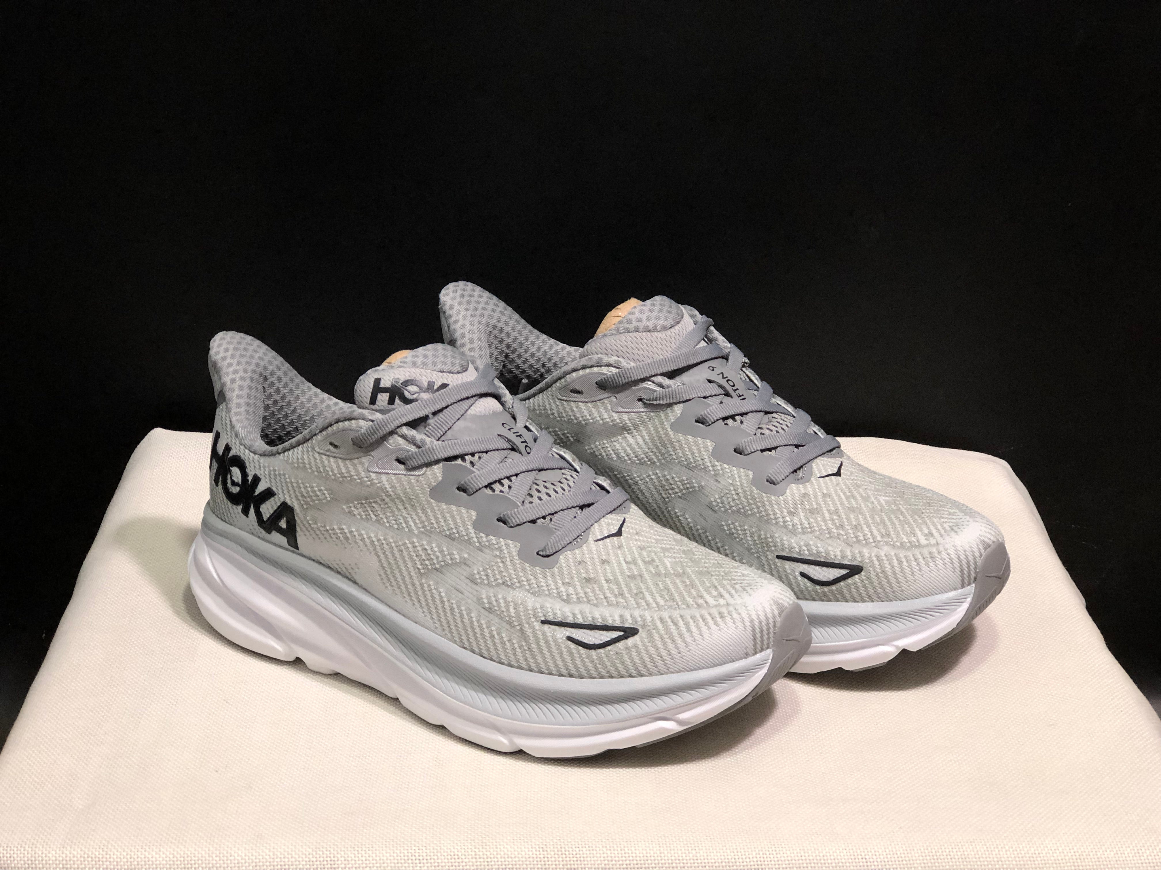 Hoka Clifton 9 'Beige-Pink'