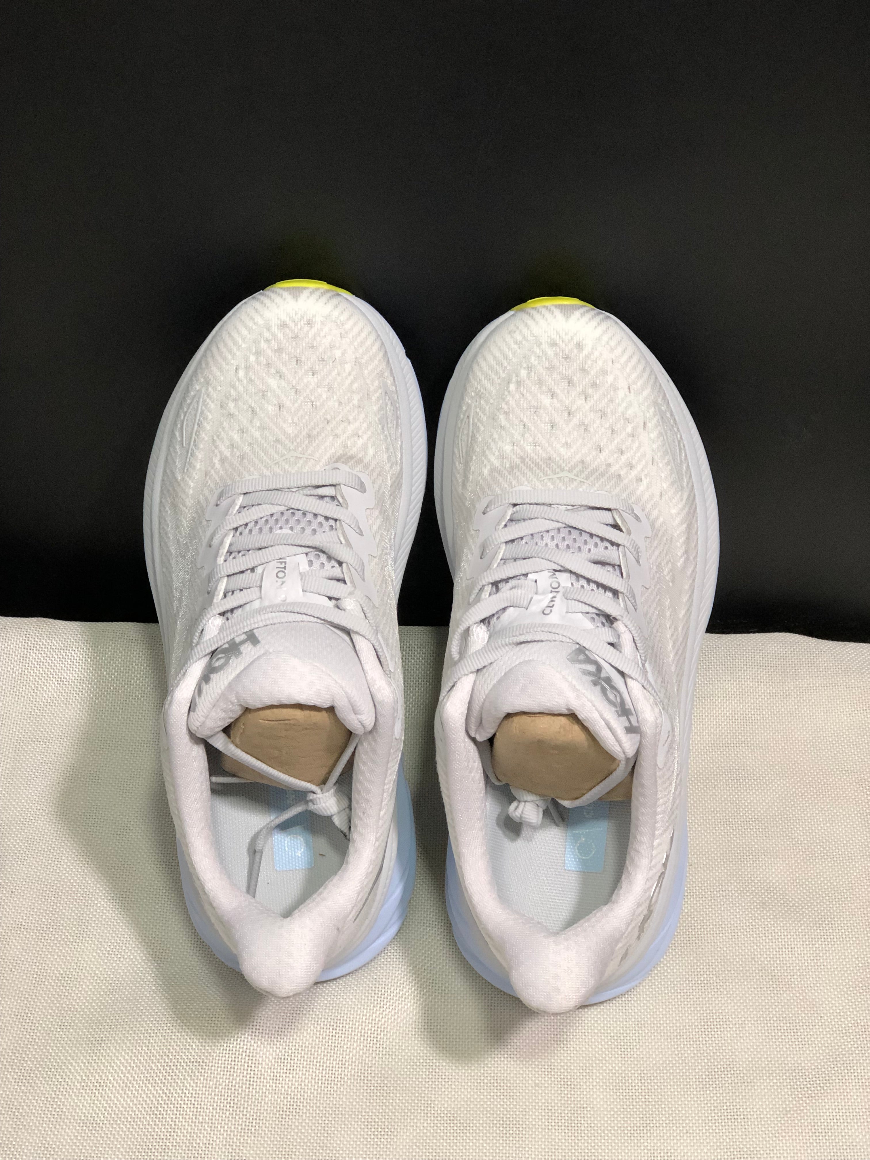 Hoka Clifton 9 'Beige-Pink'