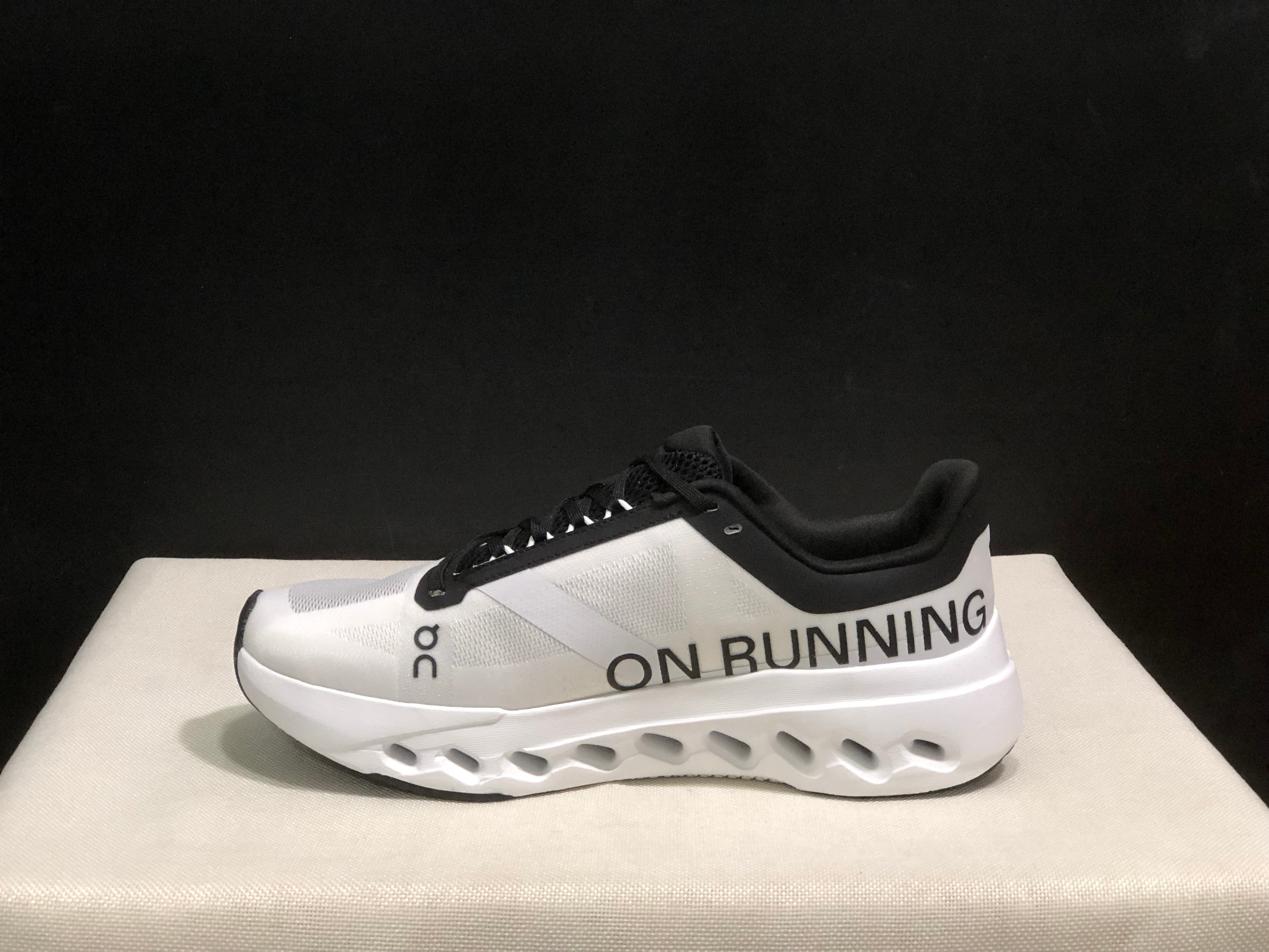 On Cloudsurfer Next 'Black-White'