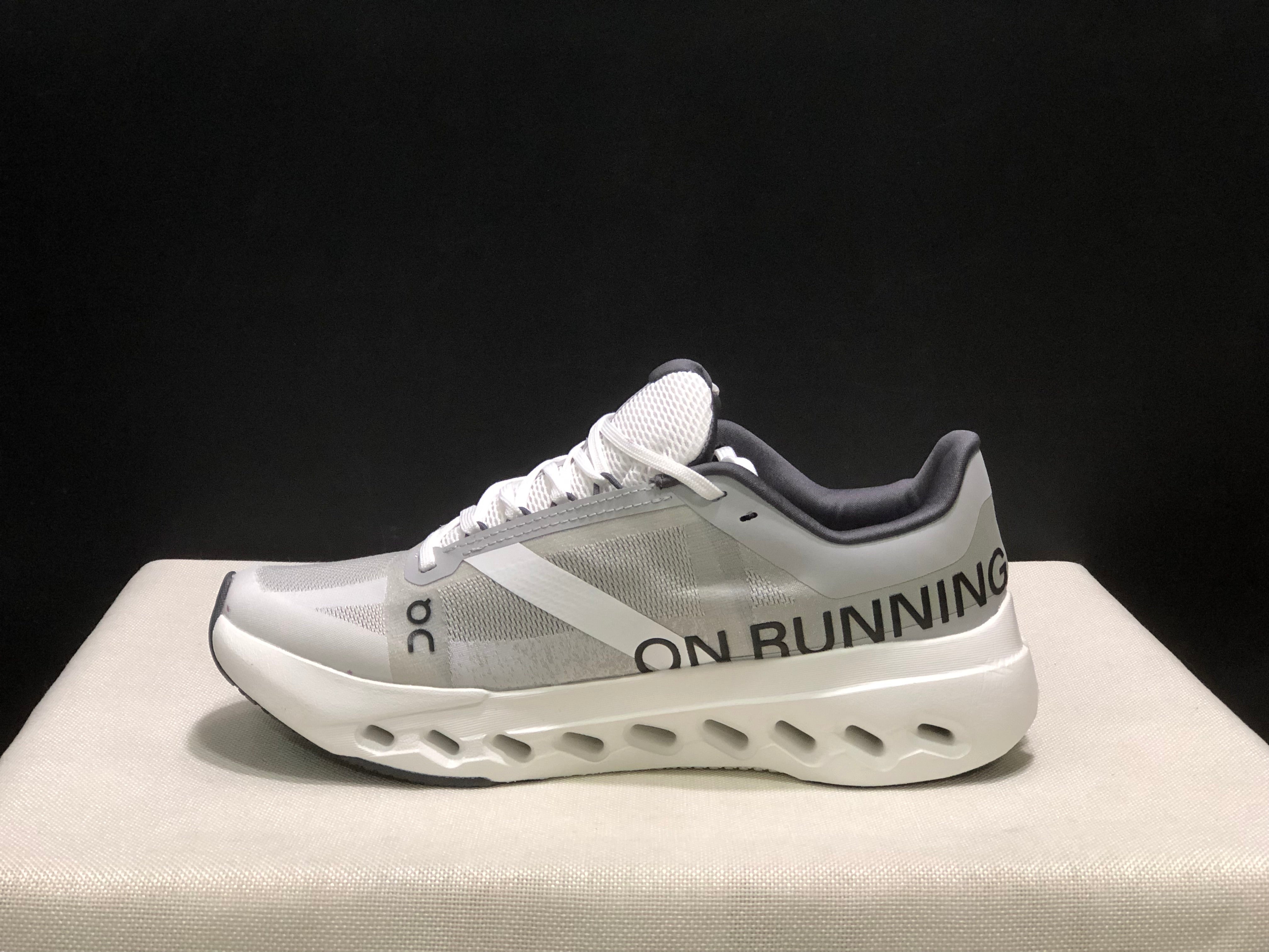On Cloudsurfer Next 'gray'
