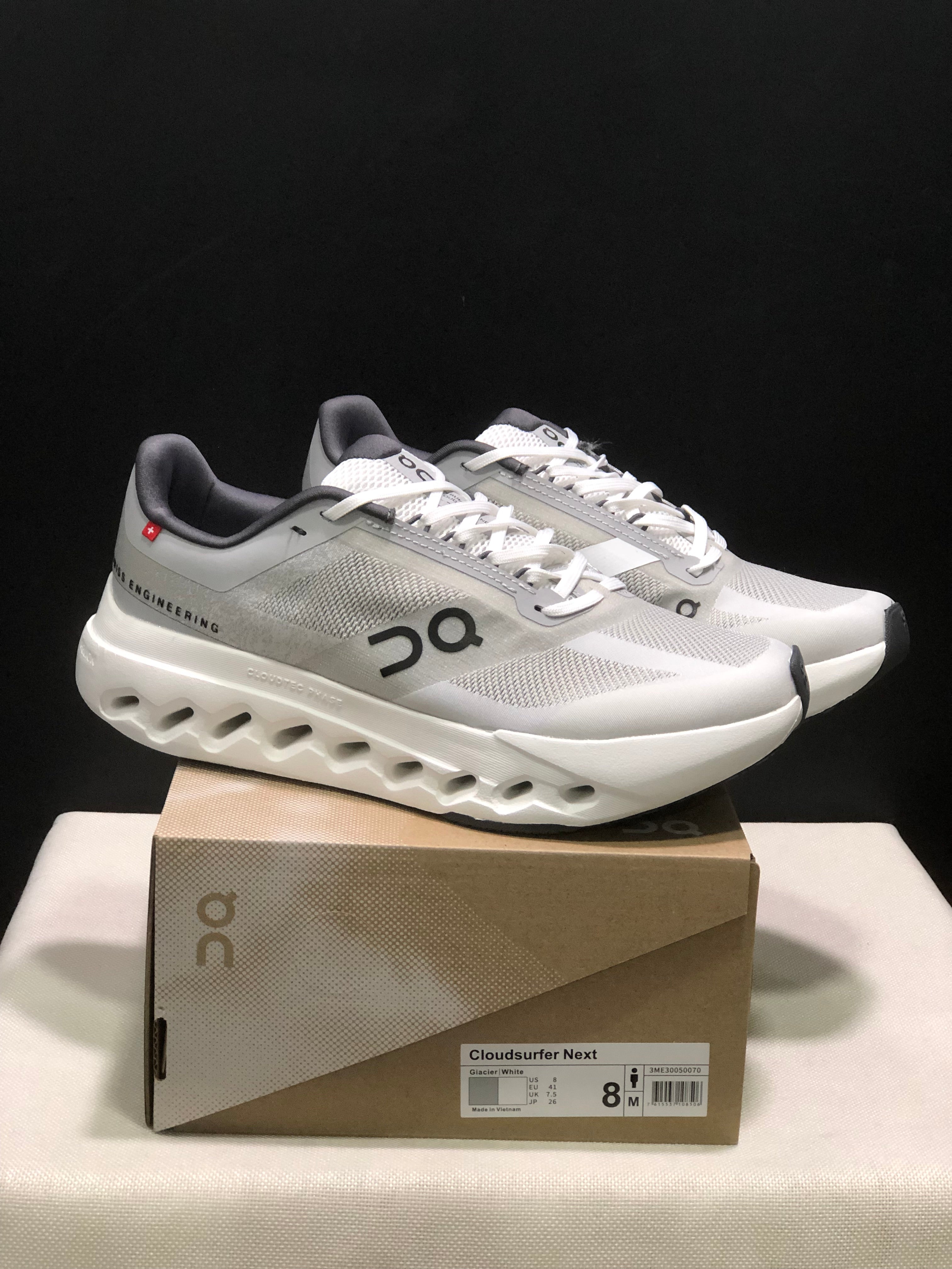 On Cloudsurfer Next 'gray'