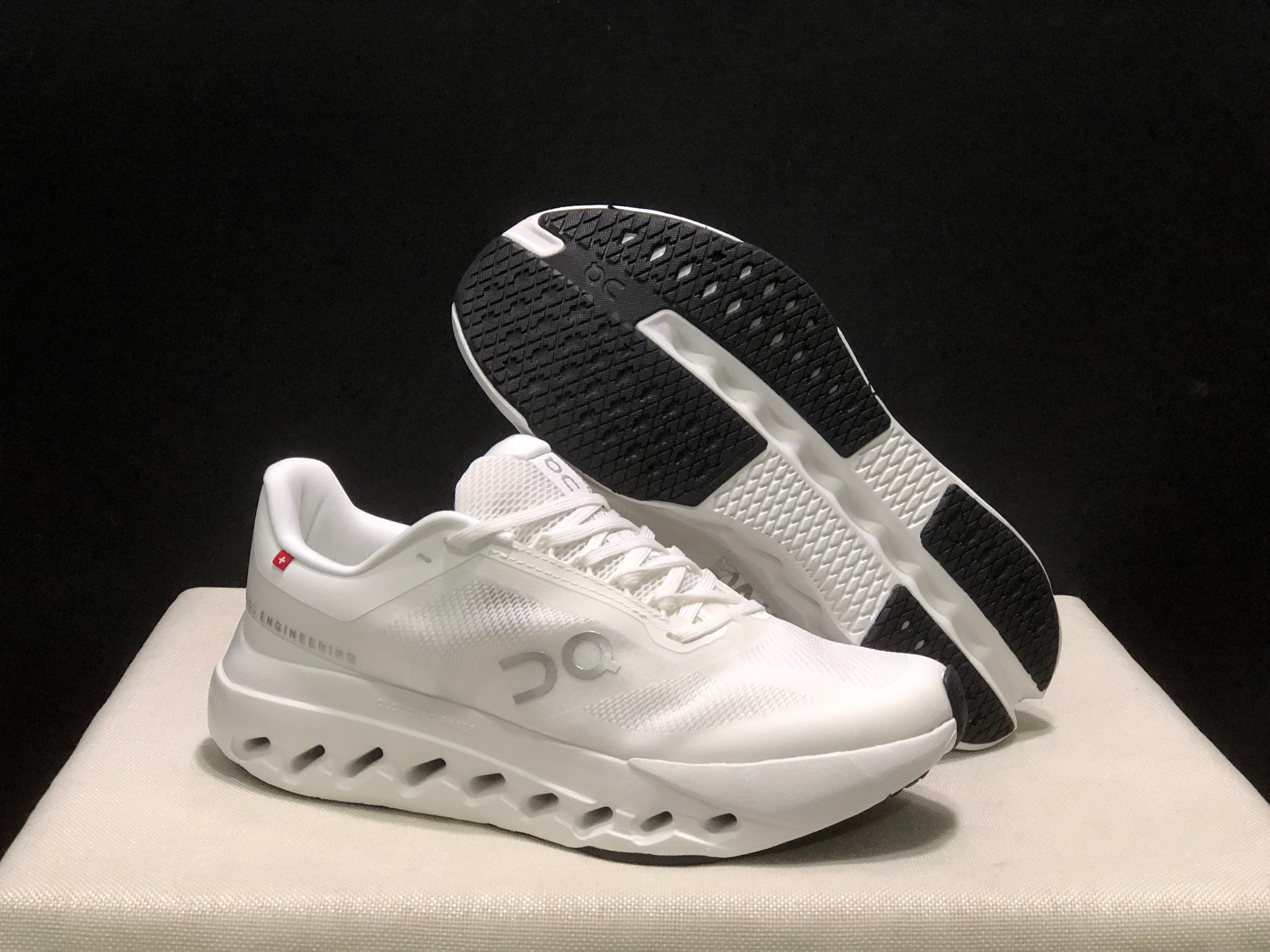 On Cloudsurfer Next 'White'