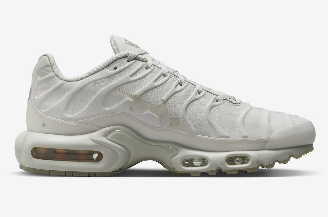 Nike Air Max Plus Platinum Tint