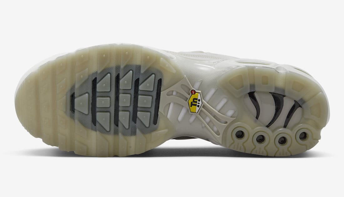 Nike Air Max Plus Platinum Tint