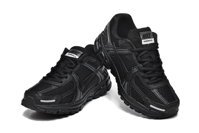 Air Zoom Vomero 5 'Triple Black'