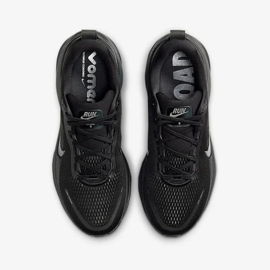 Vomero 18 "Black"