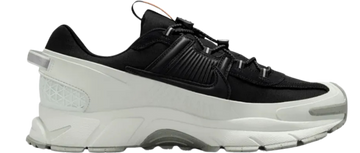Zoom Vomero Roam ' Black-White'