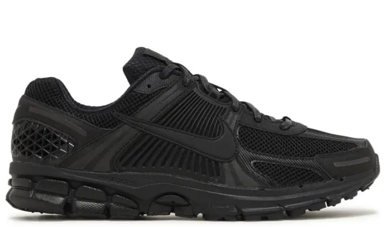 Air Zoom Vomero 5 'Triple Black'