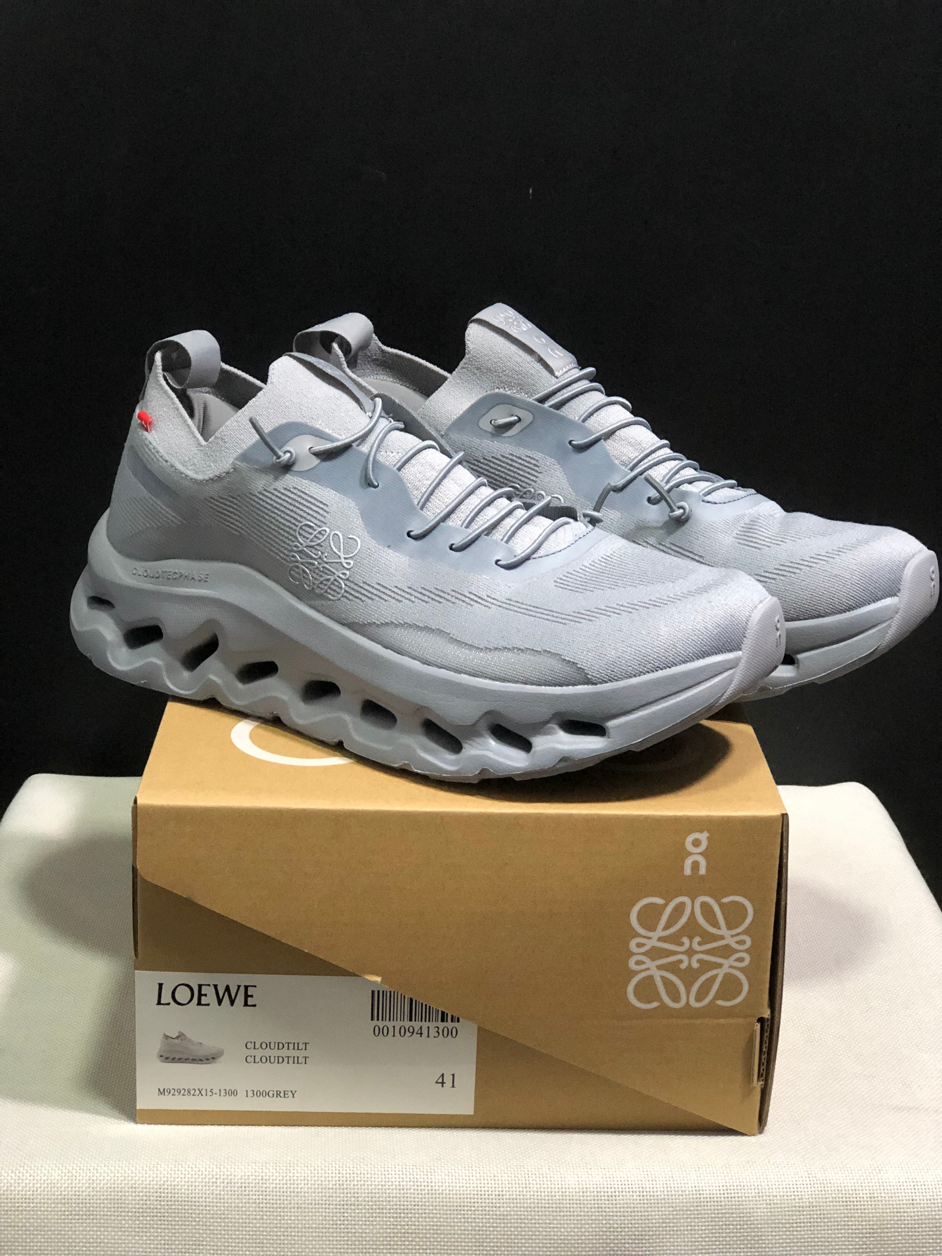 On x LOEWE Cloudtilt 'Red'