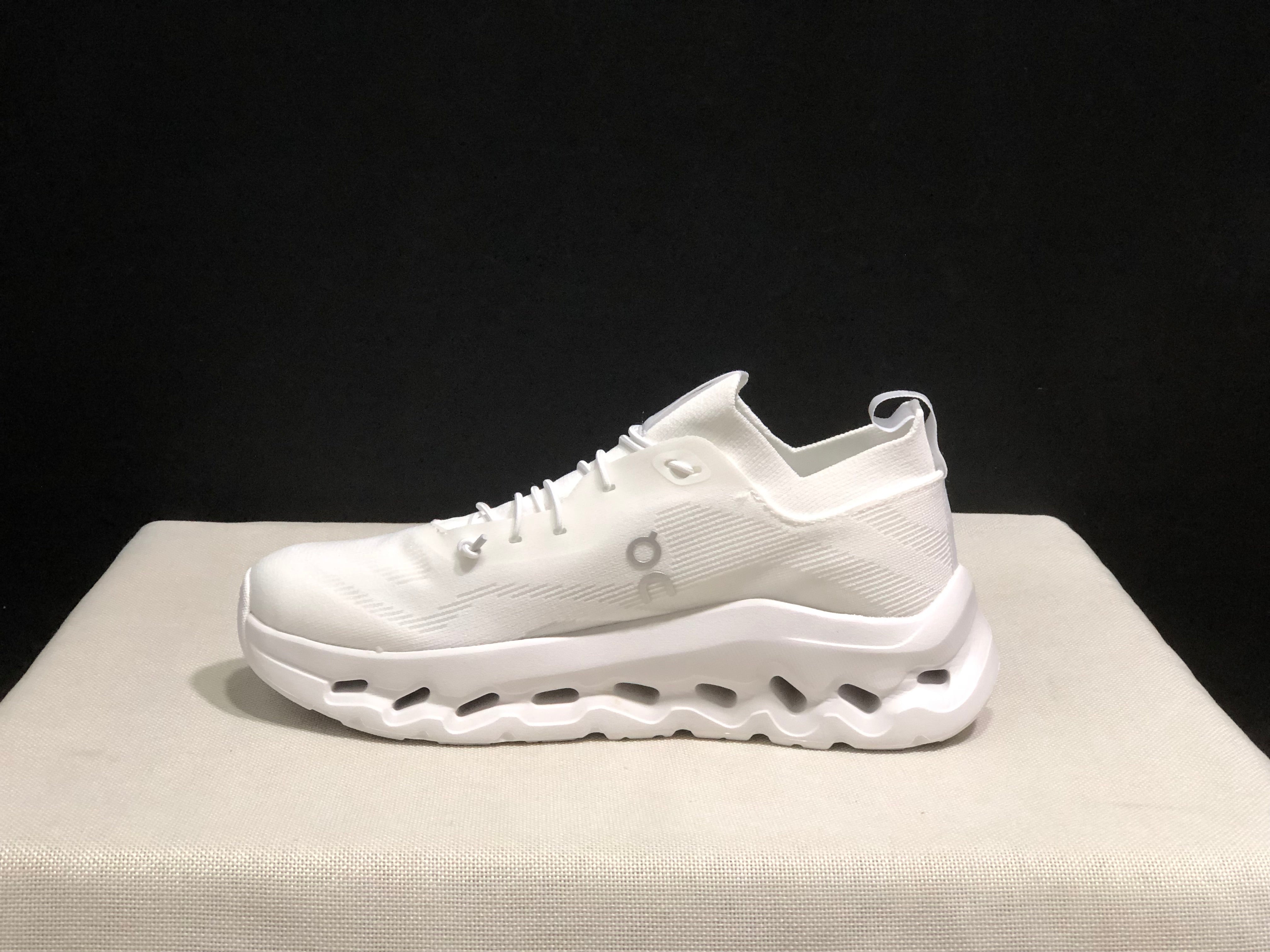 On x LOEWE Cloudtilt 'Red'