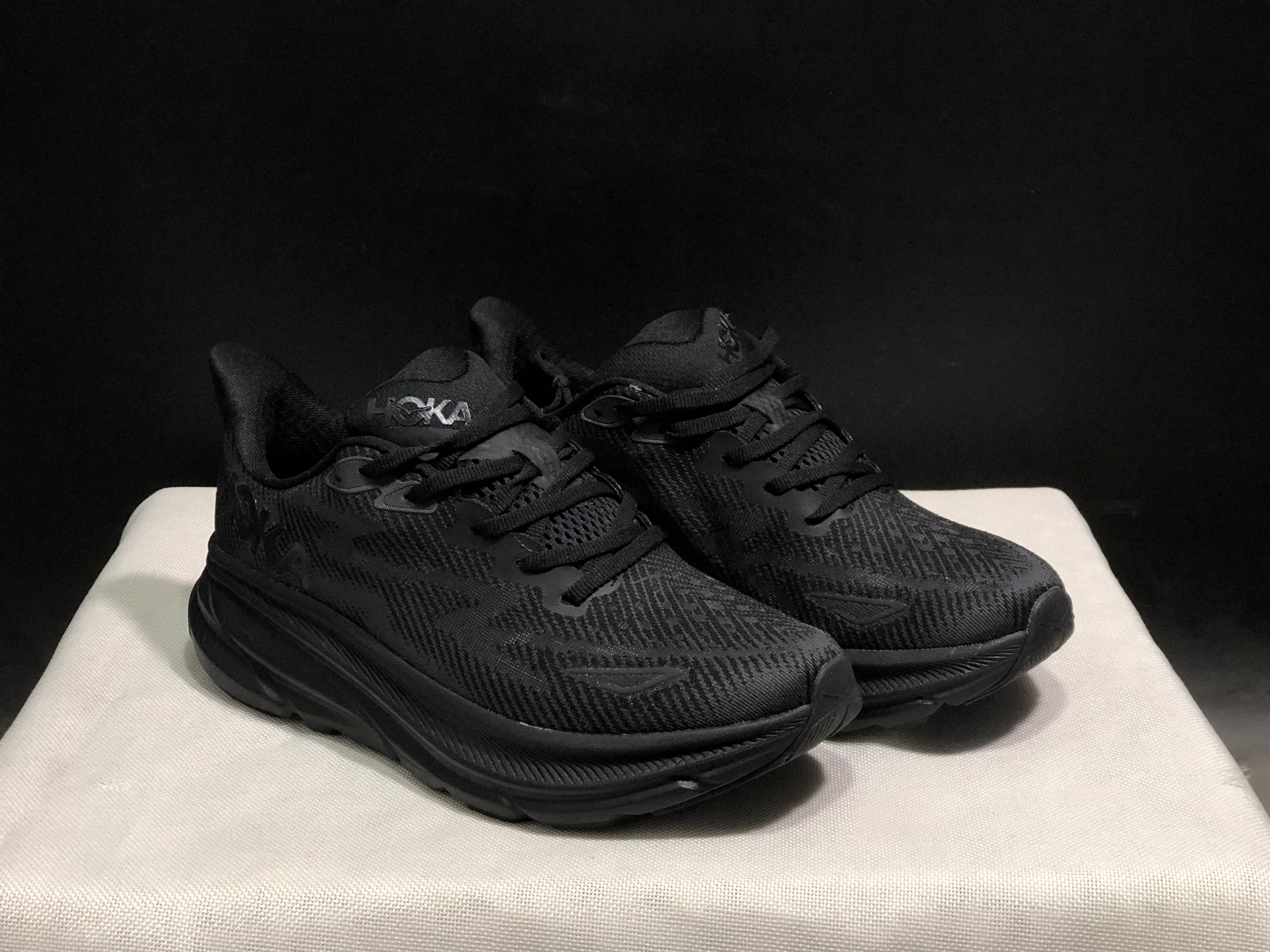 Tênis Hoka Clifton 9 'Triple-Black'