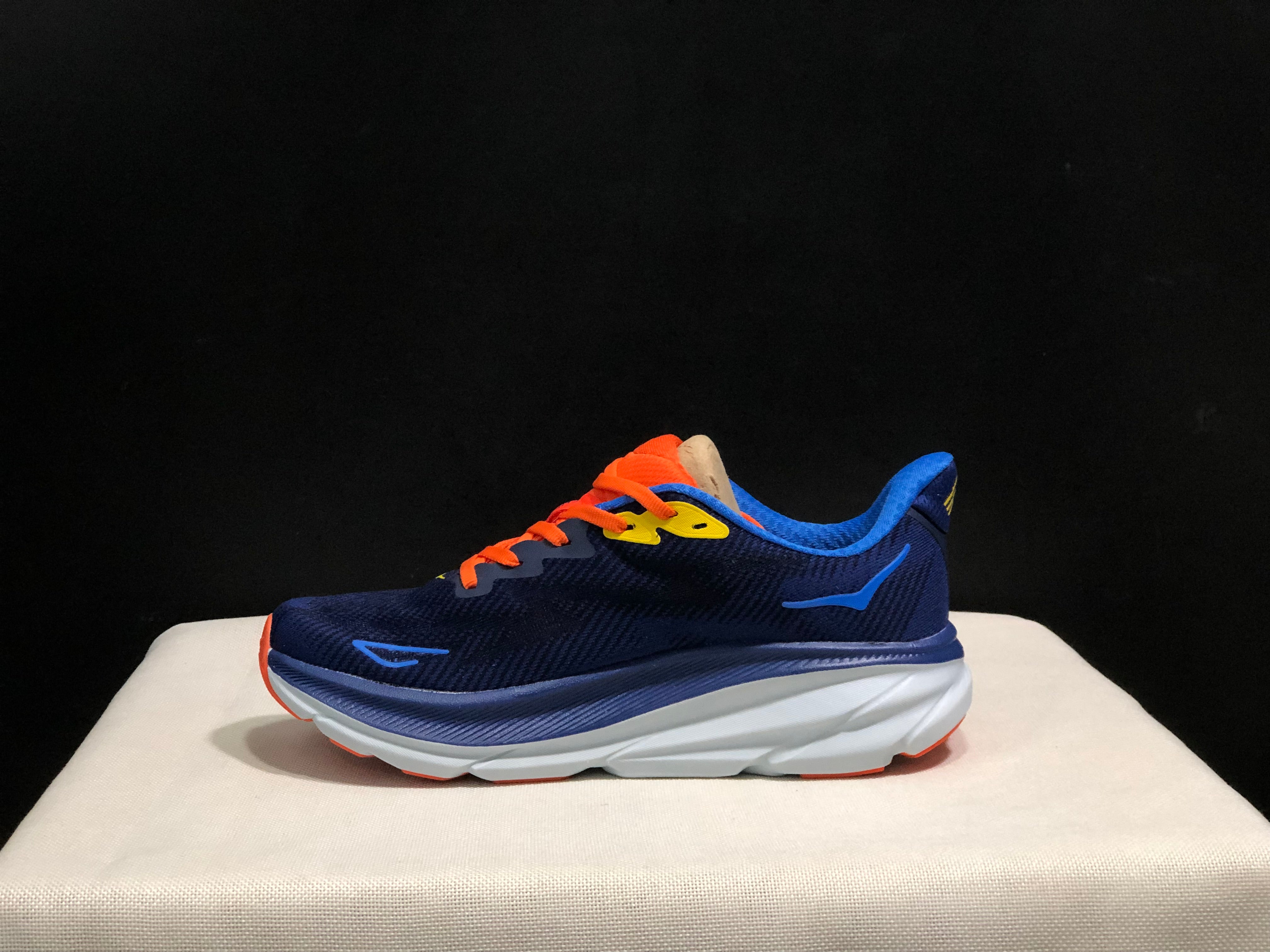 Hoka Clifton 9 'Beige-Pink'
